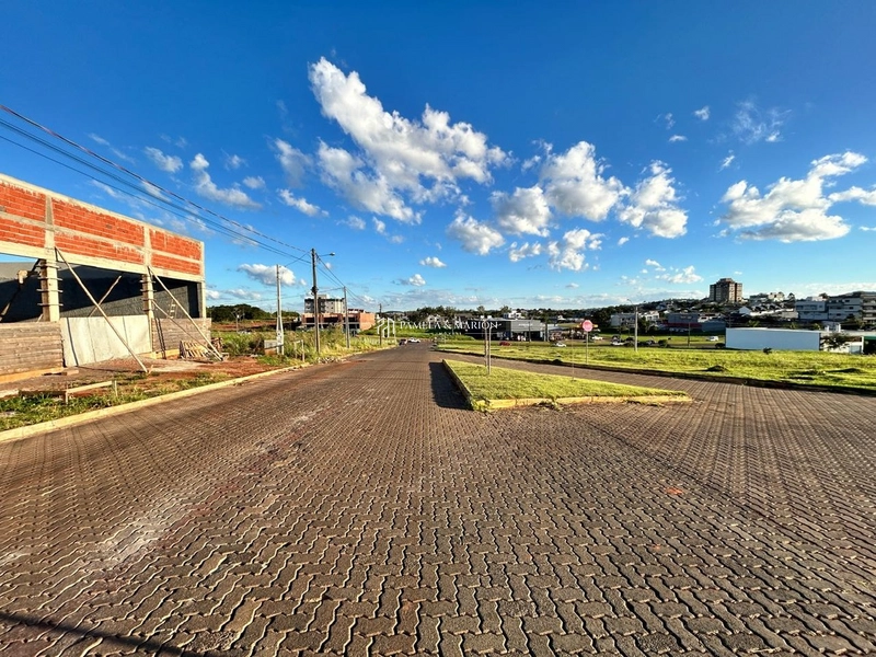 TERRENO COMERCIAL: 2ª foto da galeria de imagens do imóvel