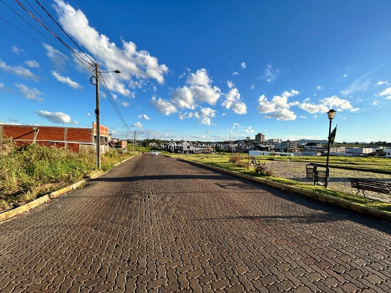 TERRENO COMERCIAL: 2ª foto da galeria de imagens do imóvel