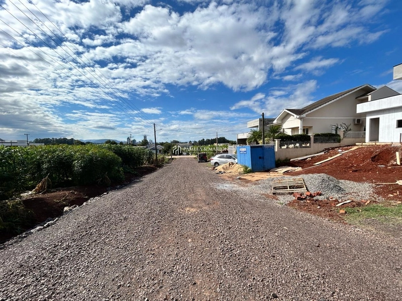 TERRENO: 2ª foto da galeria de imagens do imóvel
