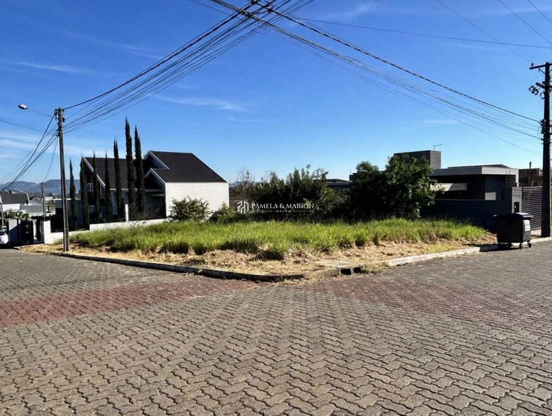 TERRENO: 1ª foto da galeria de imagens do imóvel