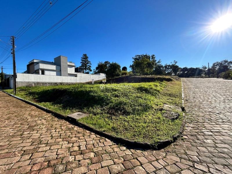 TERRENO: 1ª foto da galeria de imagens do imóvel