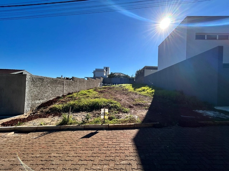 TERRENO: 2ª foto da galeria de imagens do imóvel