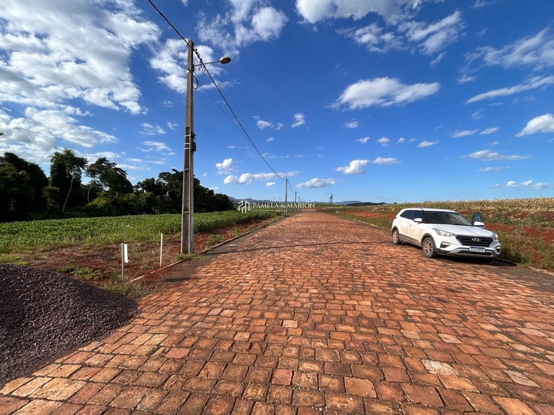 TERRENO: 3ª foto da galeria de imagens do imóvel