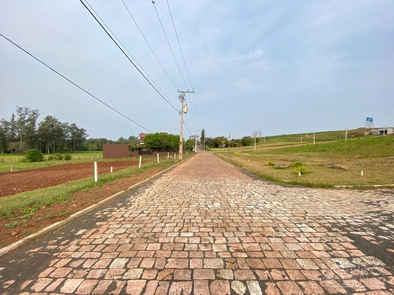 TERRENO: 3ª foto da galeria de imagens do imóvel