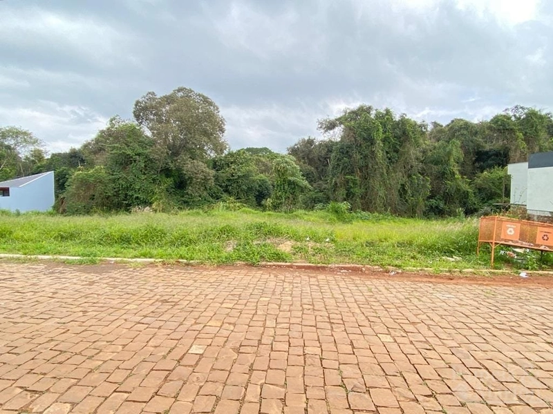 TERRENO: 1ª foto da galeria de imagens do imóvel