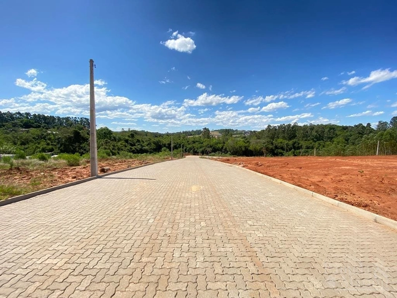 TERRENO: 2ª foto da galeria de imagens do imóvel