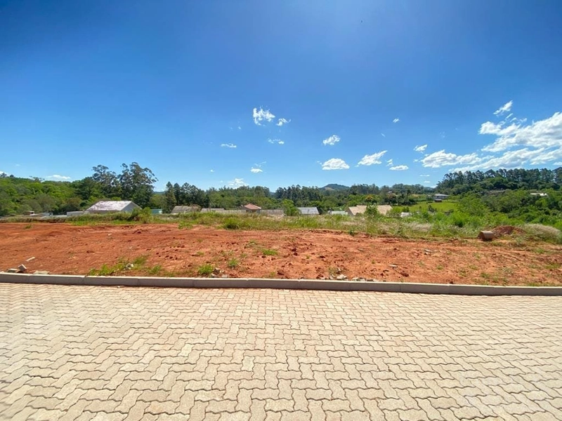 TERRENO: 1ª foto da galeria de imagens do imóvel
