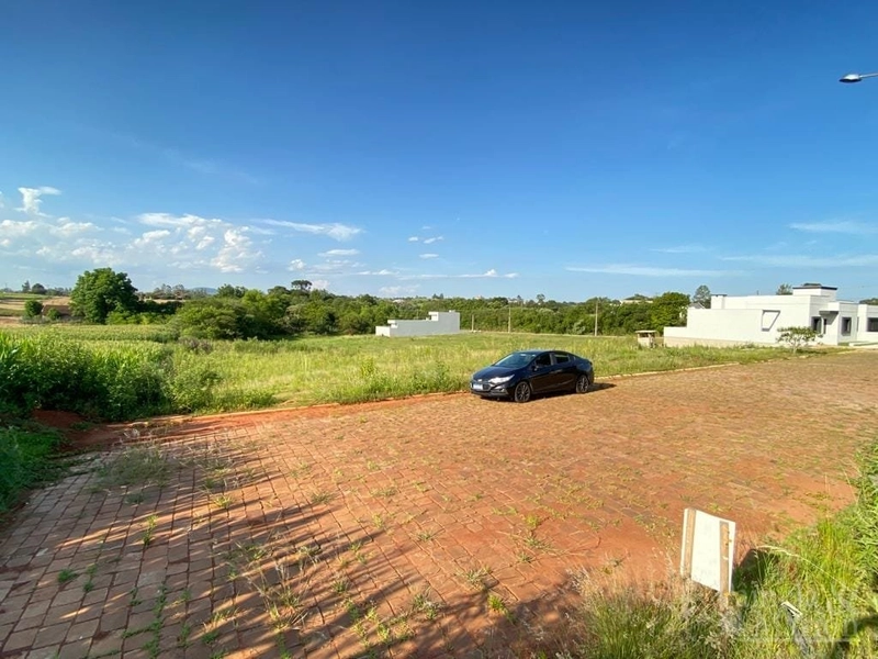 TERRENO: 3ª foto da galeria de imagens do imóvel