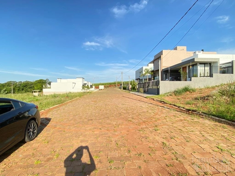 TERRENO: 2ª foto da galeria de imagens do imóvel