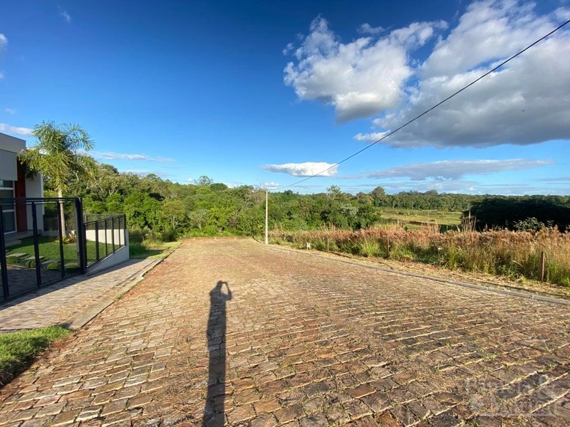 TERRENO: 3ª foto da galeria de imagens do imóvel
