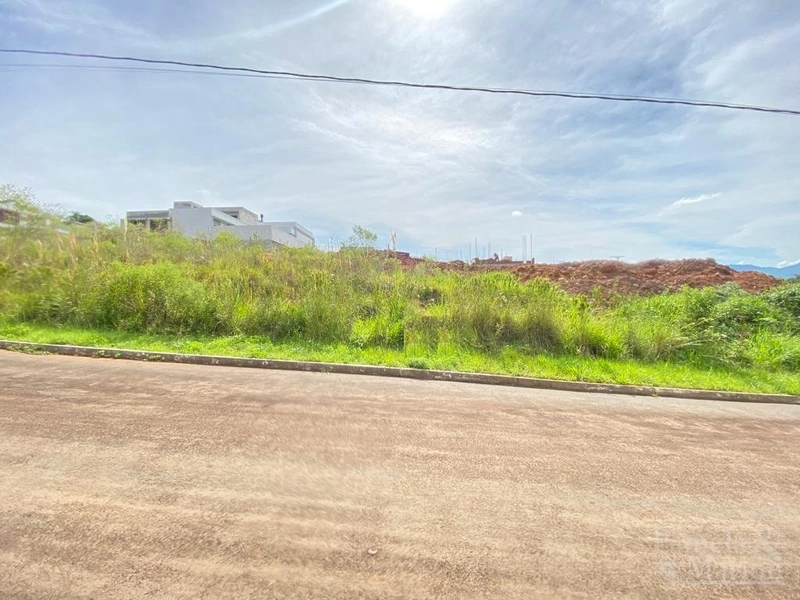 TERRENO: 1ª foto da galeria de imagens do imóvel
