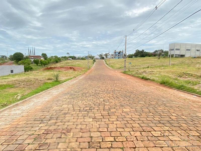 TERRENO: 2ª foto da galeria de imagens do imóvel