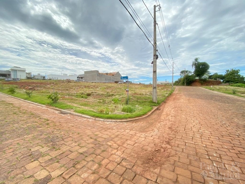 TERRENO: 1ª foto da galeria de imagens do imóvel