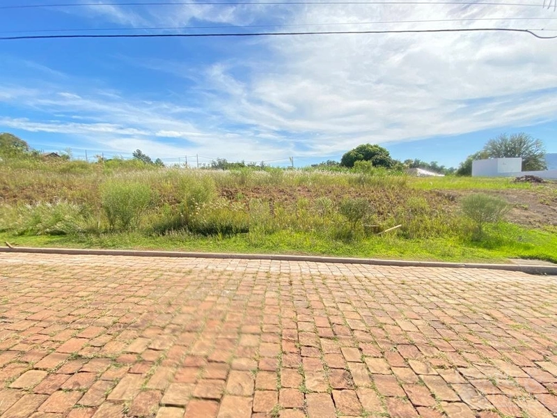 TERRENO: 1ª foto da galeria de imagens do imóvel