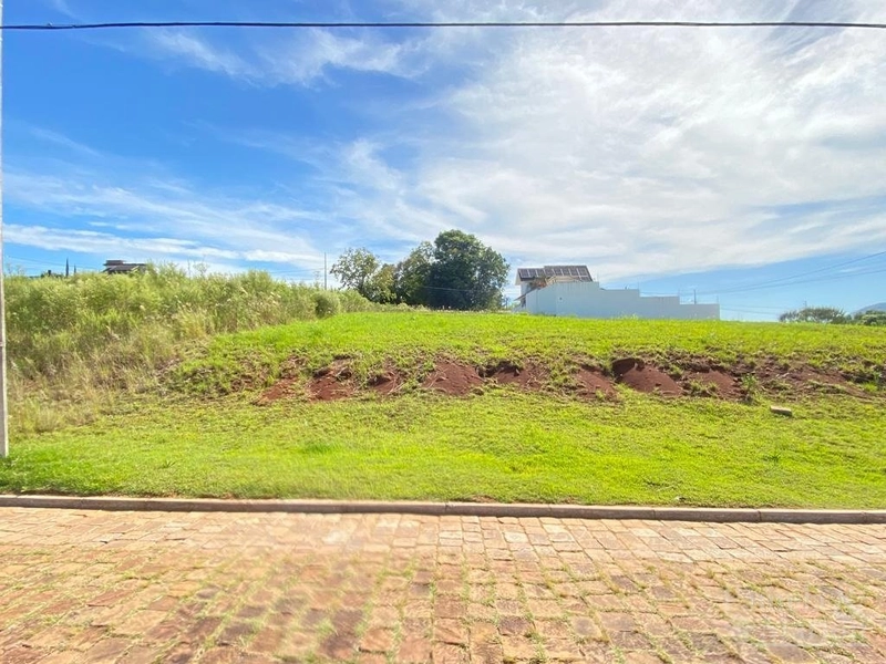 TERRENO: 1ª foto da galeria de imagens do imóvel
