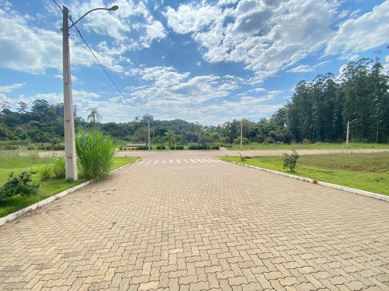 TERRENO: 2ª foto da galeria de imagens do imóvel