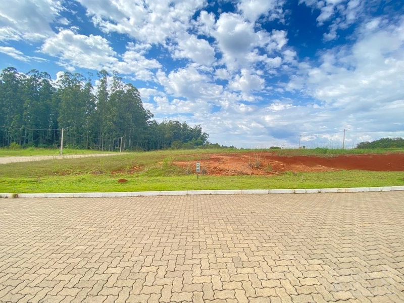 TERRENO: 1ª foto da galeria de imagens do imóvel
