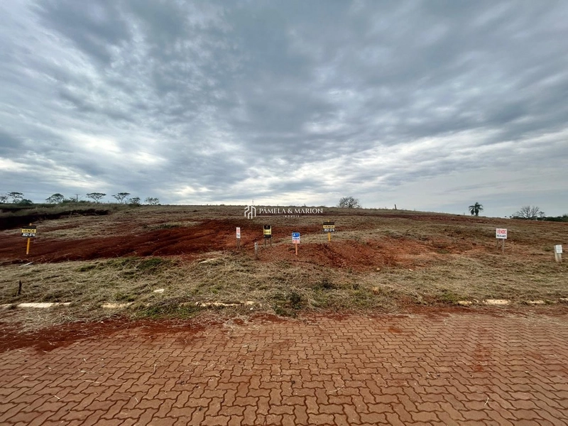 TERRENO: 1ª foto da galeria de imagens do imóvel