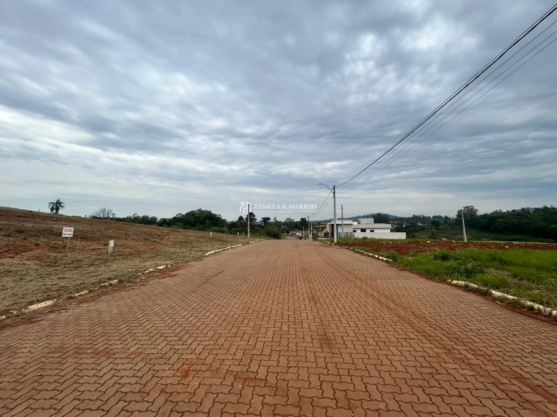 TERRENO: 3ª foto da galeria de imagens do imóvel