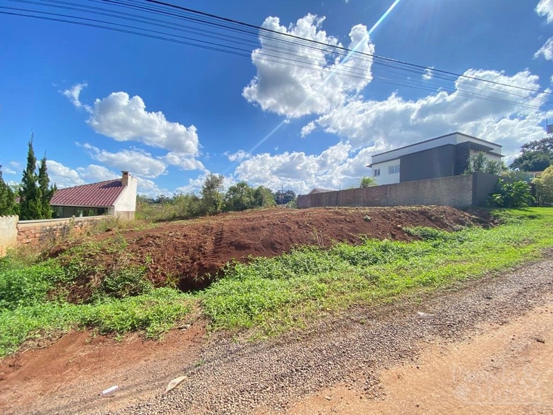 TERRENO: 1ª foto da galeria de imagens do imóvel
