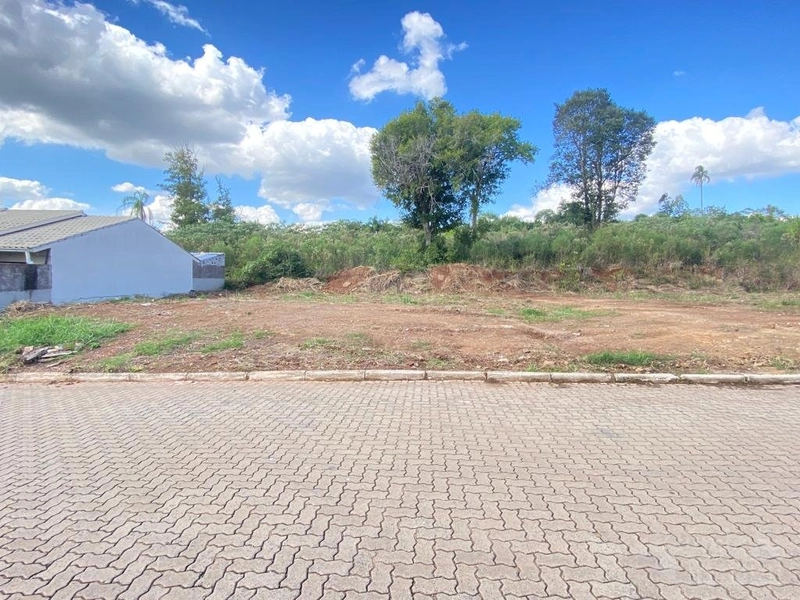 TERRENO: 1ª foto da galeria de imagens do imóvel