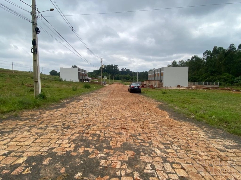 TERRENO: 2ª foto da galeria de imagens do imóvel