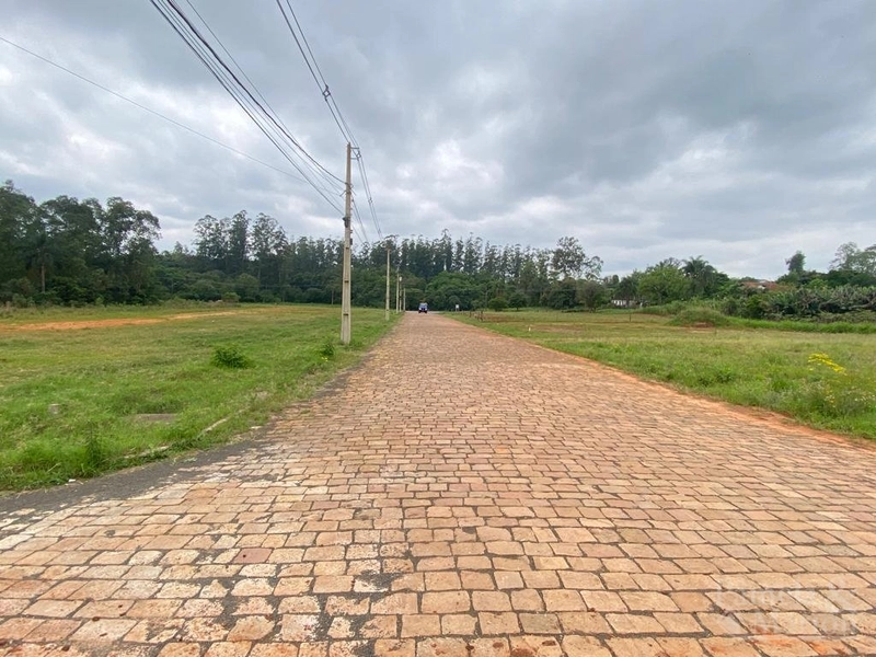 TERRENO: 3ª foto da galeria de imagens do imóvel