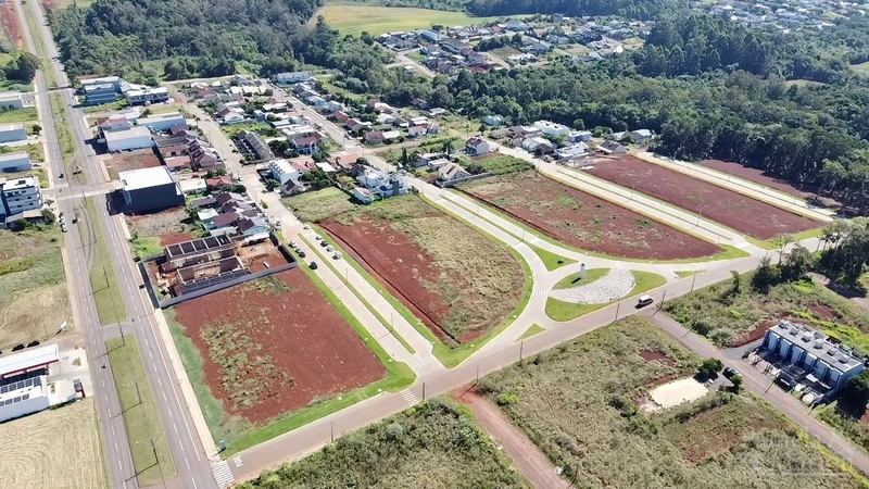 TERRENO: 1ª foto da galeria de imagens do imóvel