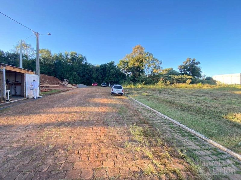 TERRENO: 3ª foto da galeria de imagens do imóvel