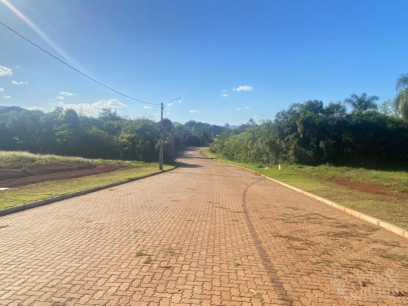 TERRENO: 3ª foto da galeria de imagens do imóvel