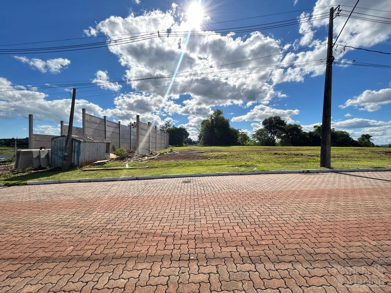 TERRENO COMERCIAL: 3ª foto da galeria de imagens do imóvel