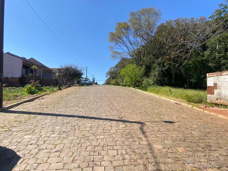 TERRENO: 3ª foto da galeria de imagens do imóvel