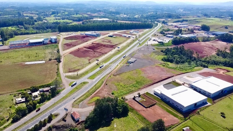 TERRENO COMERCIAL: 3ª foto da galeria de imagens do imóvel