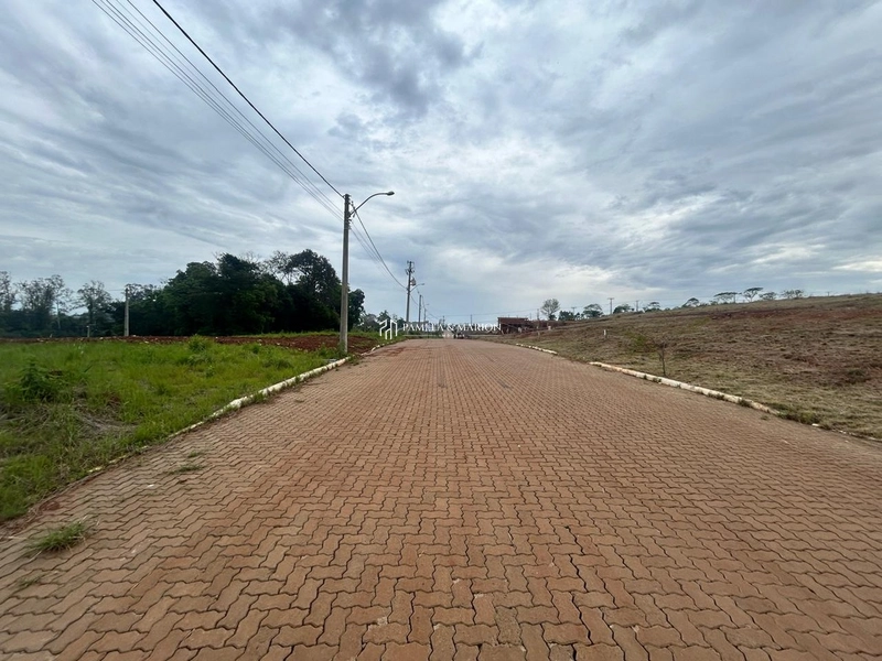 TERRENO: 3ª foto da galeria de imagens do imóvel