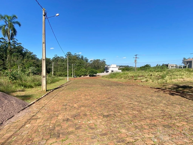TERRENO: 2ª foto da galeria de imagens do imóvel