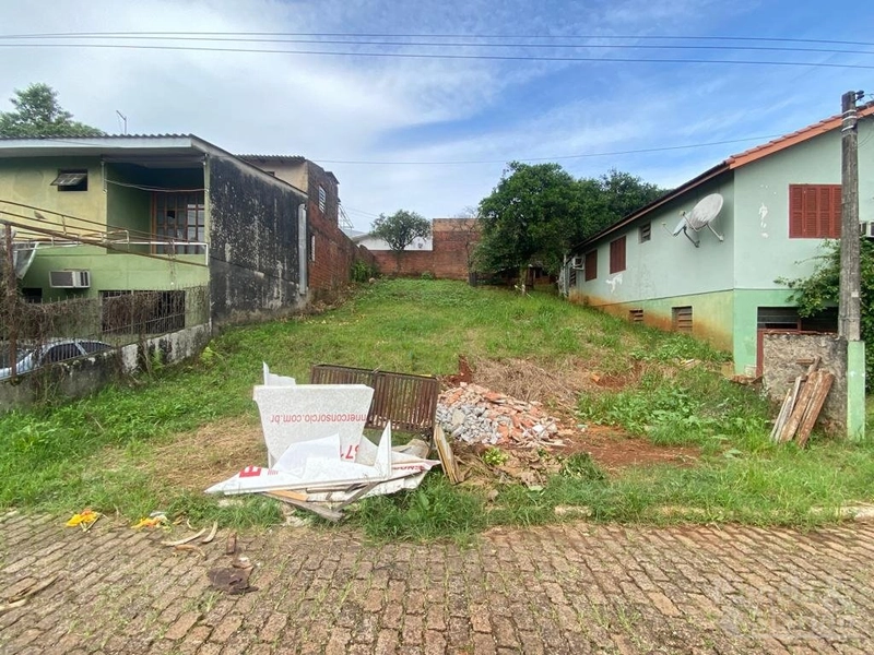 TERRENO: 1ª foto da galeria de imagens do imóvel