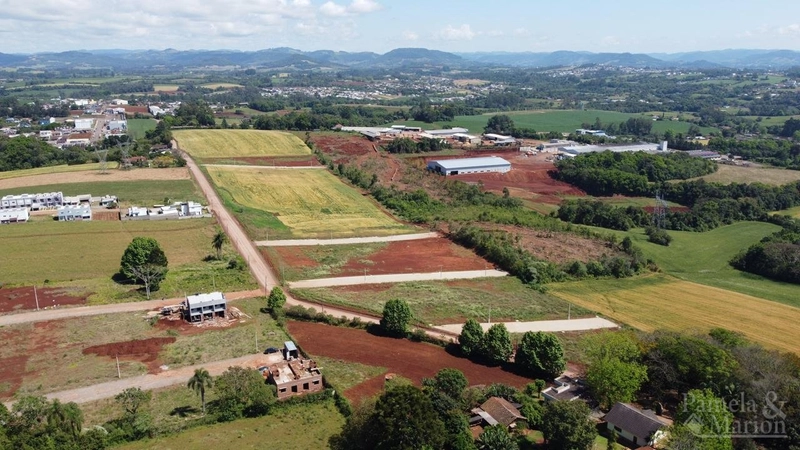 TERRENO: 2ª foto da galeria de imagens do imóvel