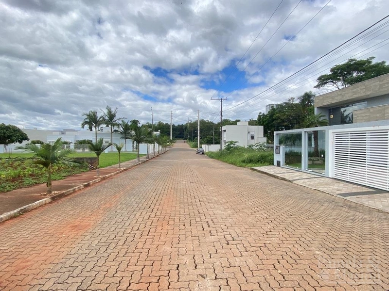 TERRENO: 3ª foto da galeria de imagens do imóvel