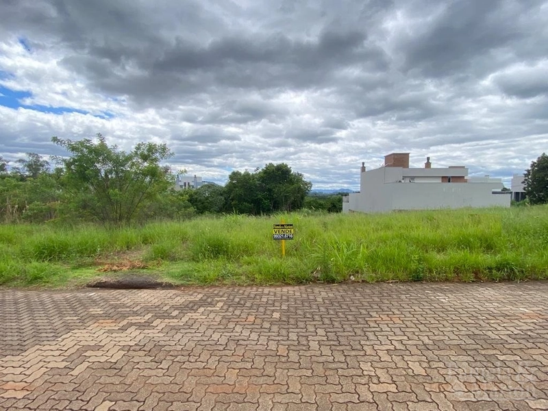 TERRENO: 1ª foto da galeria de imagens do imóvel