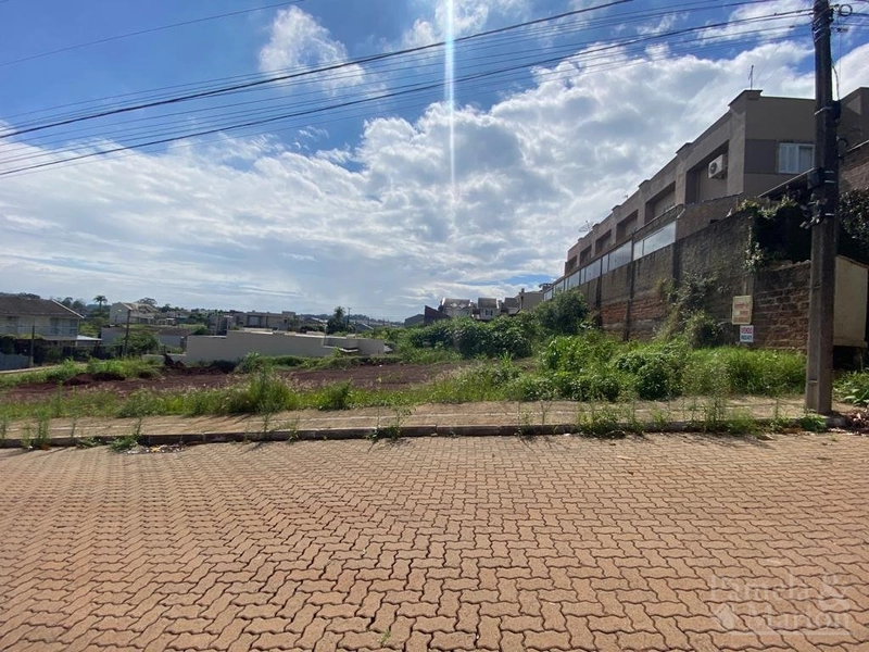 TERRENO: 1ª foto da galeria de imagens do imóvel