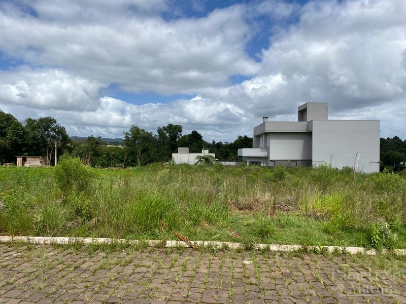 TERRENO: 1ª foto da galeria de imagens do imóvel