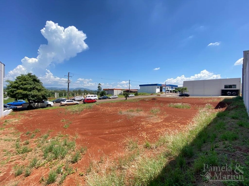 TERRENO COMERCIAL: 2ª foto da galeria de imagens do imóvel
