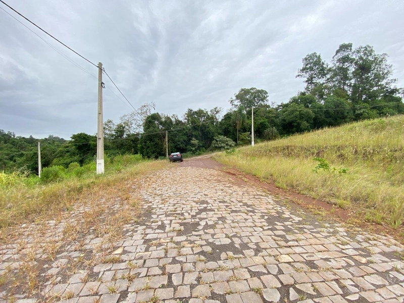 TERRENO: 2ª foto da galeria de imagens do imóvel