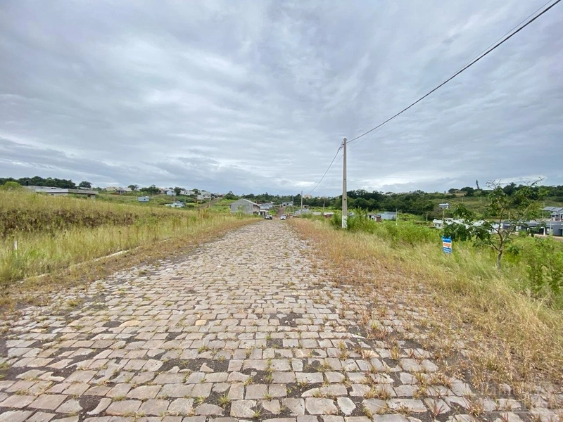 TERRENO: 3ª foto da galeria de imagens do imóvel