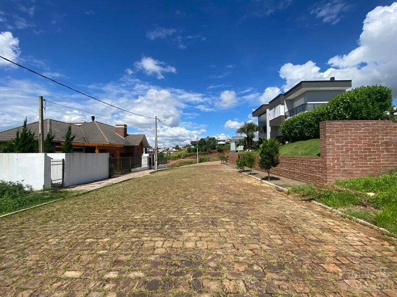 TERRENO: 2ª foto da galeria de imagens do imóvel