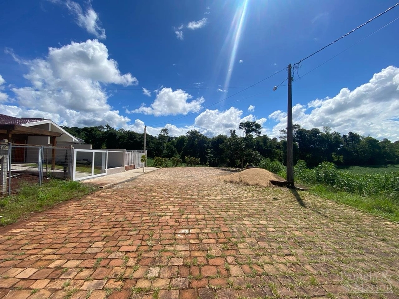 TERRENO: 2ª foto da galeria de imagens do imóvel