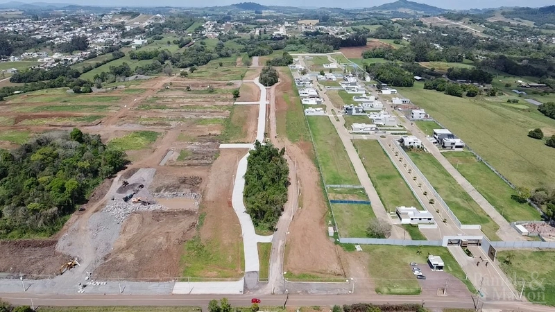 TERRENO: 1ª foto da galeria de imagens do imóvel