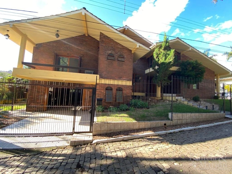 4 DORMITÓRIOS: 1ª foto da galeria de imagens do imóvel
