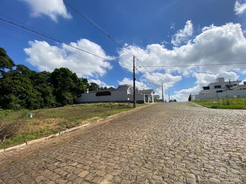 TERRENO: 3ª foto da galeria de imagens do imóvel