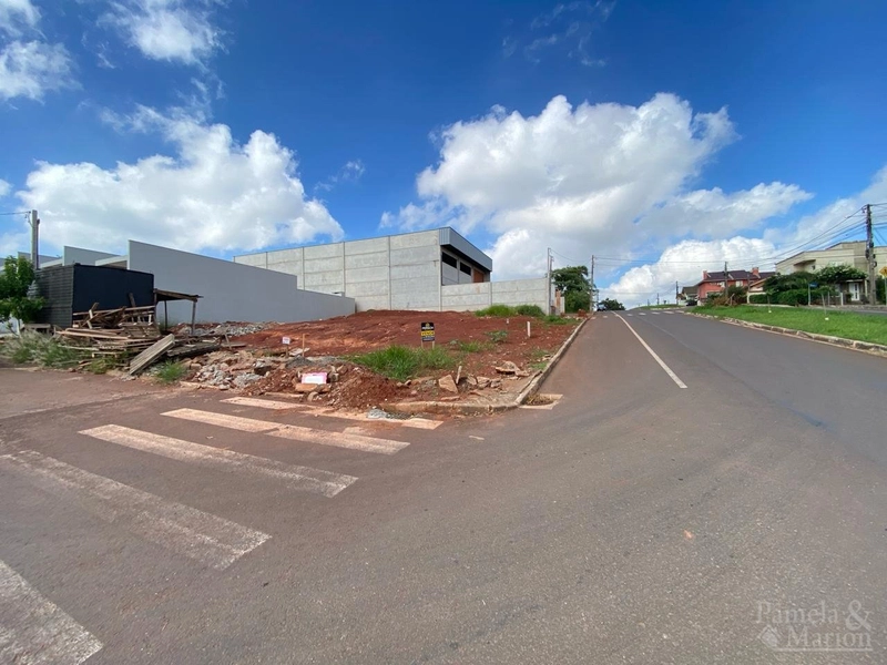 TERRENO COMERCIAL DE ESQUINA: 1ª foto da galeria de imagens do imóvel
